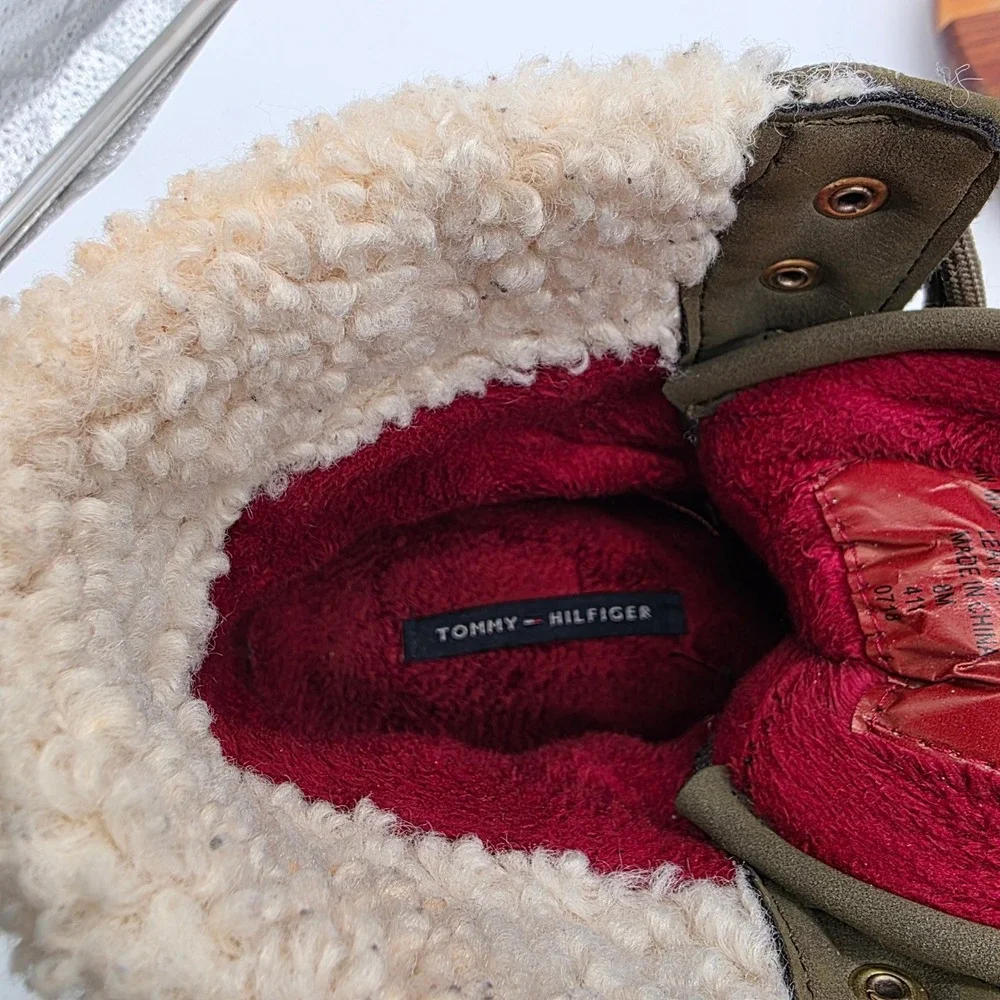 Tommy Hilfiger Women's Duck Boots Size 8M Olive Green Faux Fur Lined‎ TWRAELEN2